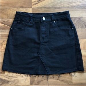 BLACK DENIM SKIRT